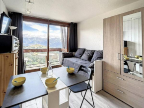 Studio rénové au pied des pistes avec balcon, WIFI gratuit et accès piscine - FR-1-267-219